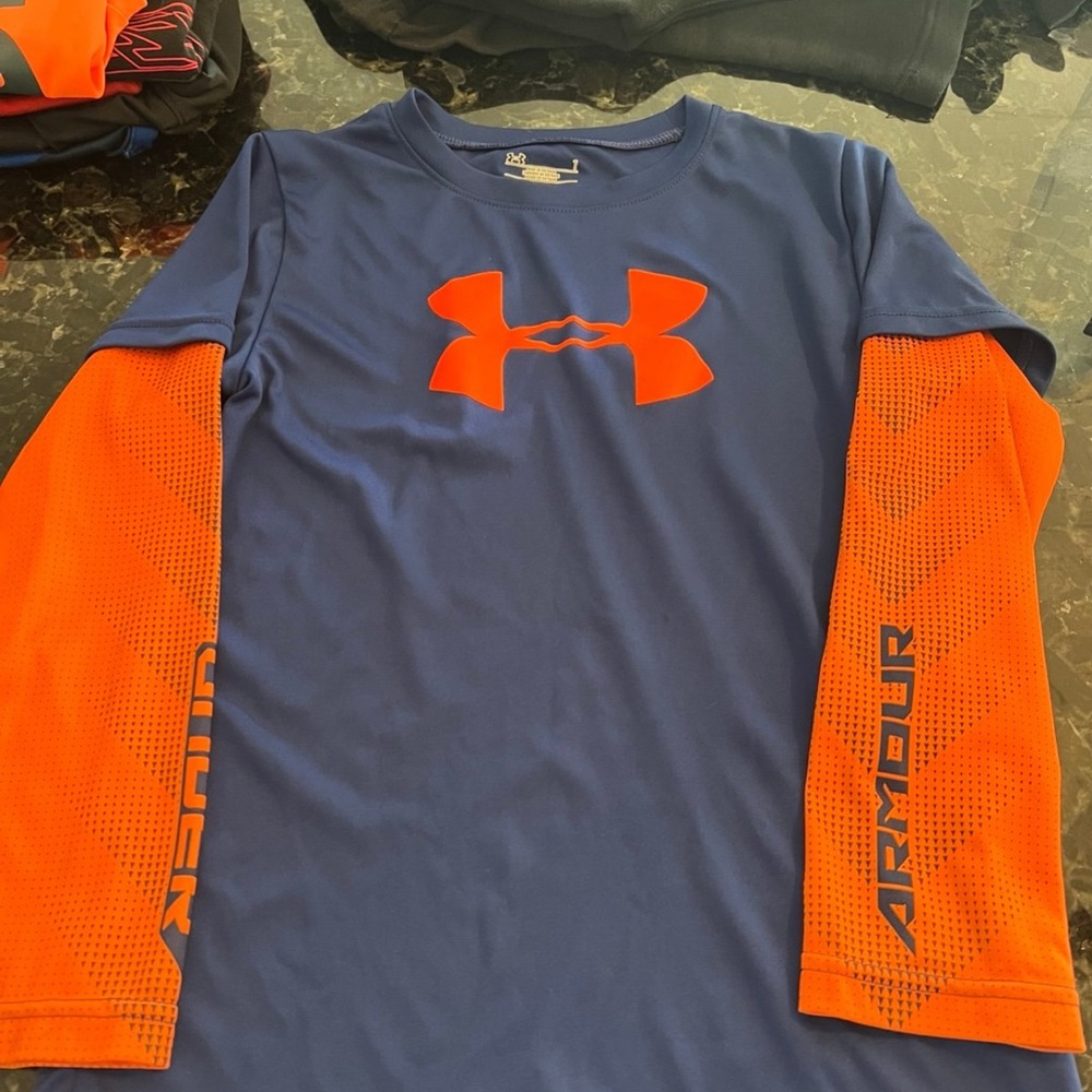 Under Armour Dark Blue Performance Tee Boys Size 7